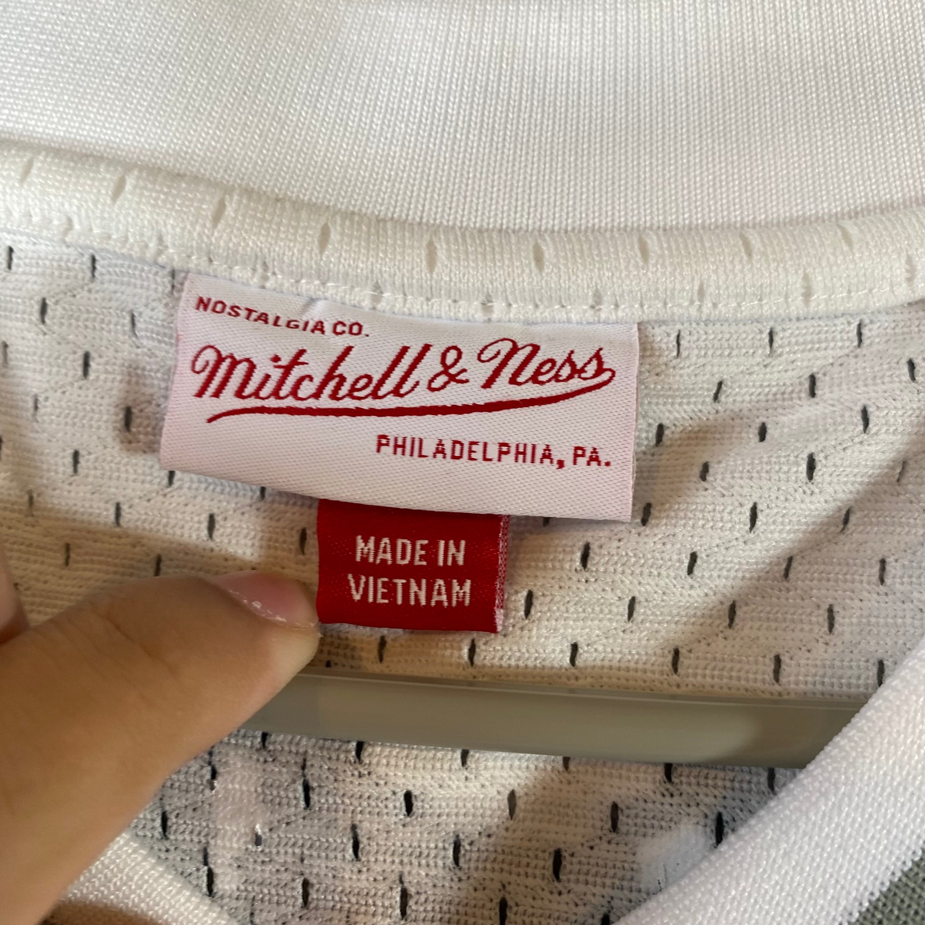 CFG MITCHELL & NESS JERSEY SIZE L & XL
