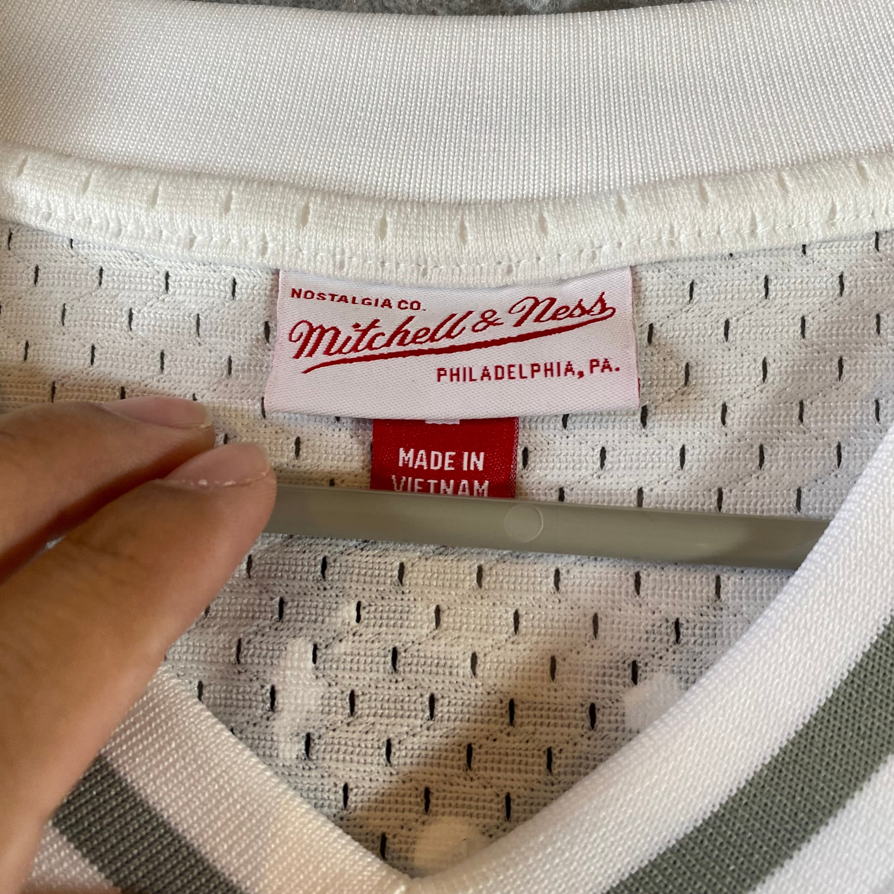 CFG MITCHELL & NESS JERSEY SIZE L & XL