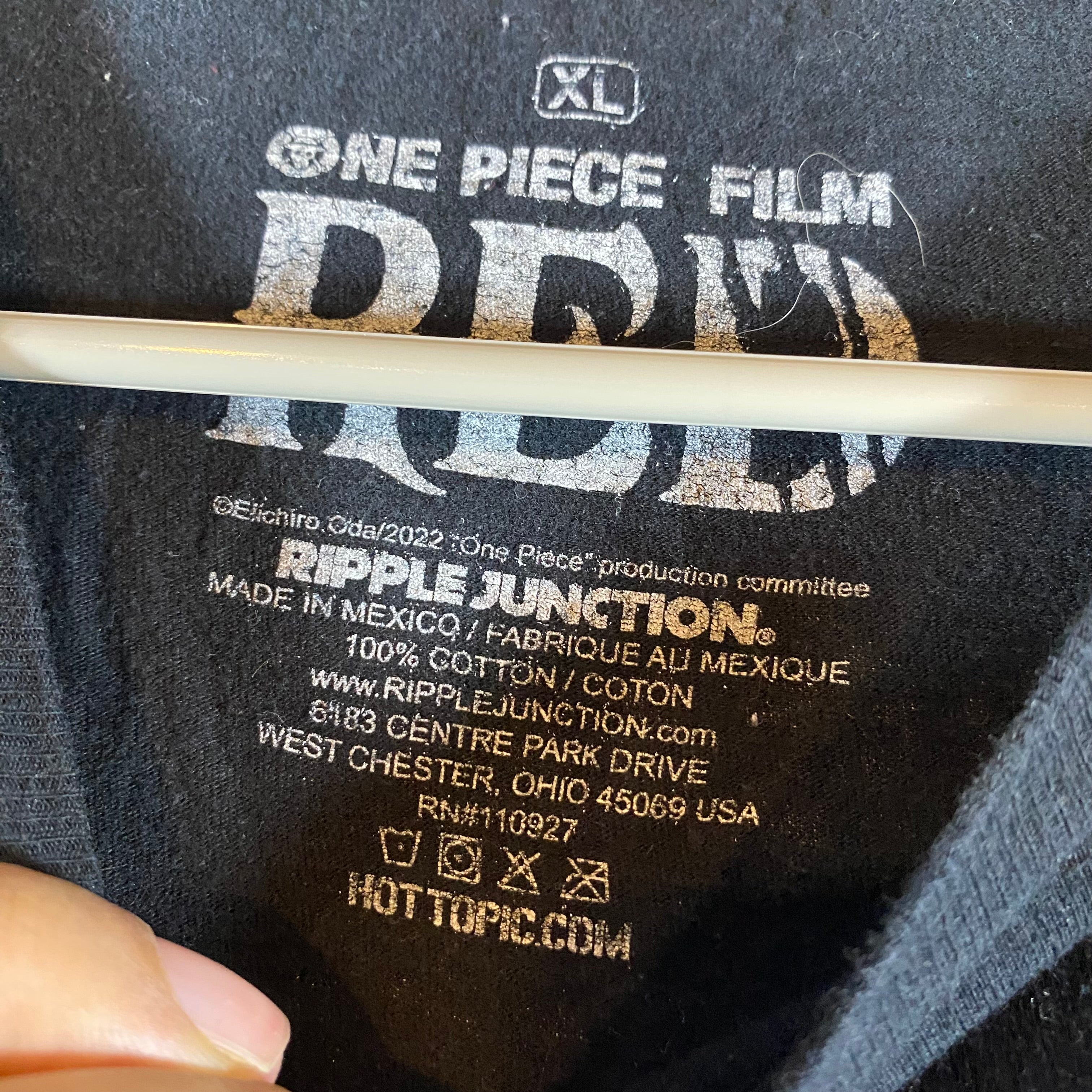 ONE PIECE T SHIRT SIZE XL