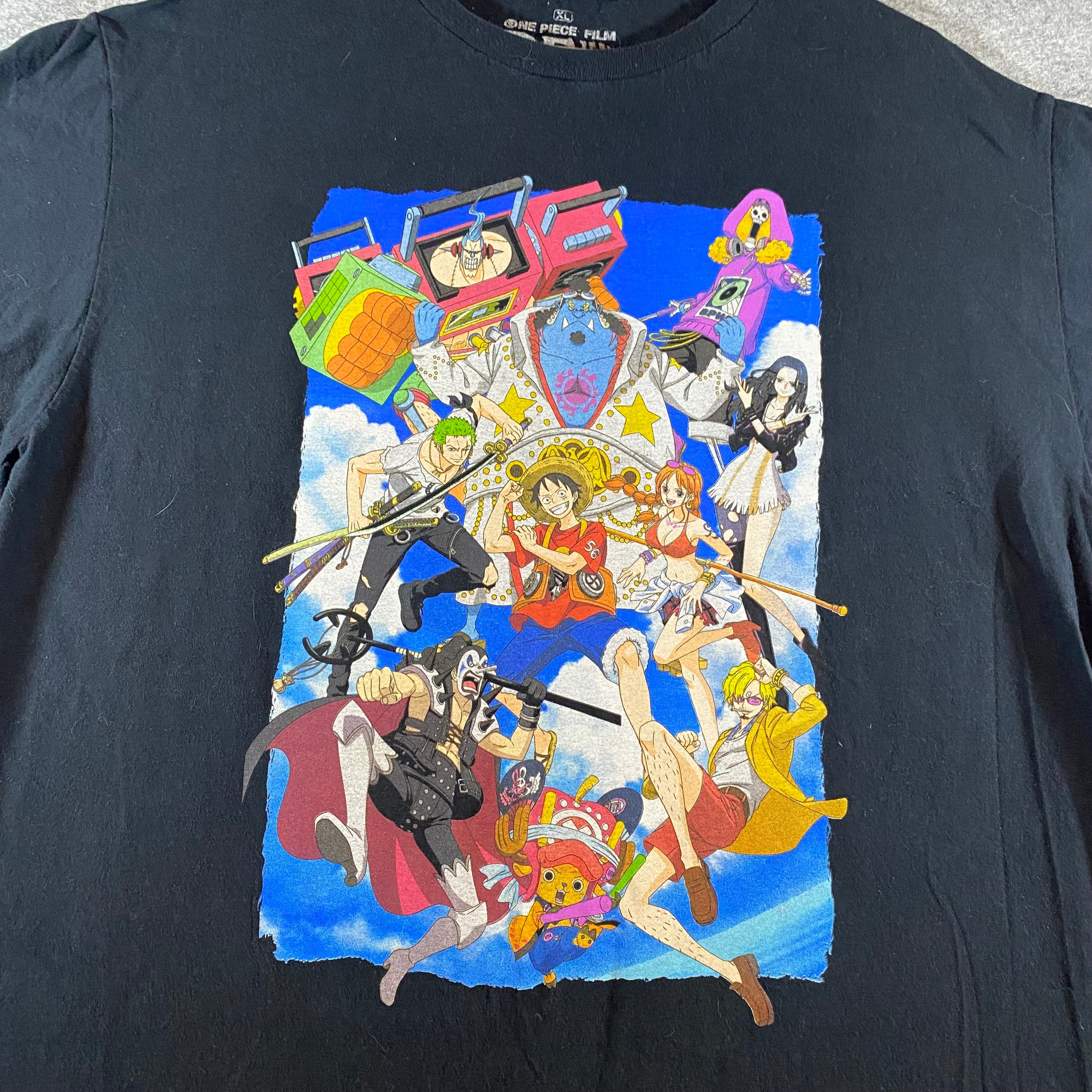 ONE PIECE T SHIRT SIZE XL